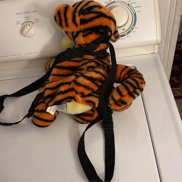 Tigger Backpack - Picture 2 of 9